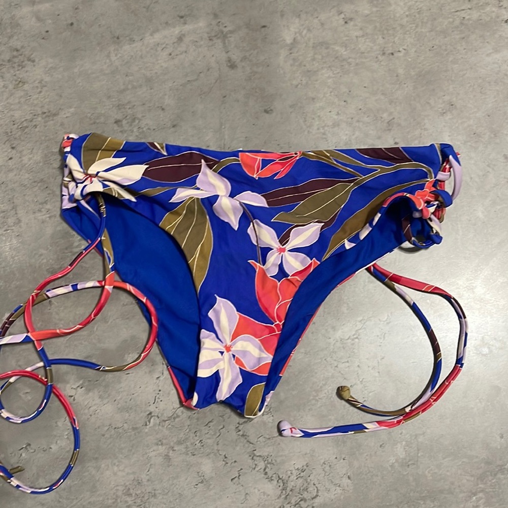NWOT bikini bottom